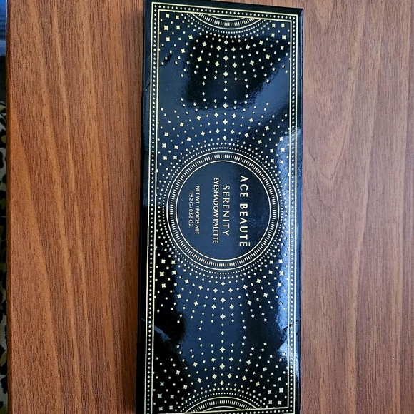 Ace Beaute Serenity Eyeshadow Palette - Picture 1 of 1